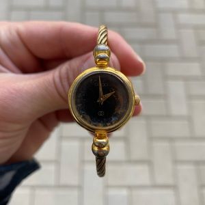 Vintage Gucci Women’s watch model 2700L